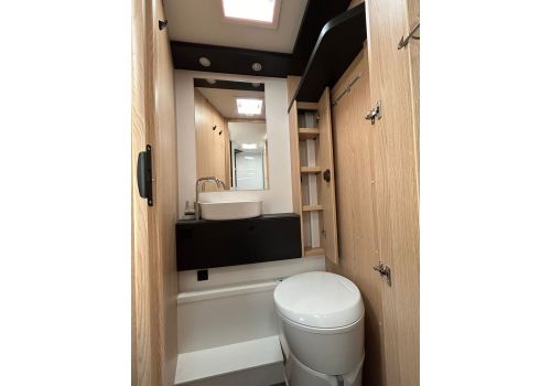 Low Profile Motorhome SUNLIGHT T69 LC Modelo 2024 Adventure Edition en Sale Occasion