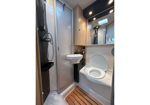 Low Profile Motorhome SUNLIGHT T58 Modelo 2024 en Sale Occasion