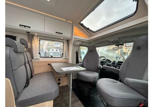 Low Profile Motorhome SUNLIGHT T58 Modelo 2024 en Sale Occasion