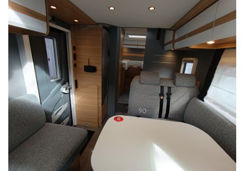 Low Profile Motorhome DETHLEFFS 90 Just T 7052 EB en Sale Occasion