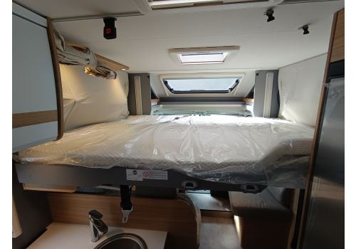 Low Profile Motorhome DETHLEFFS 90 Just T 7052 EB en Sale Occasion