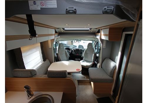 Low Profile Motorhome DETHLEFFS 90 Just T 7052 EB en Sale Occasion