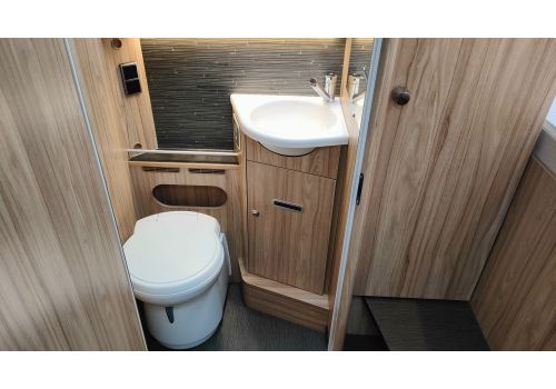 Integral Motorhome HYMER Exsis-i 594 en Sale Occasion
