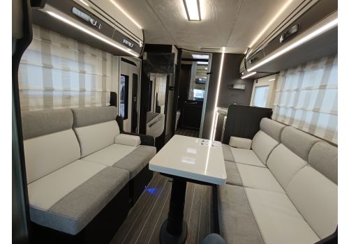 Low Profile Motorhome ROLLER TEAM Kronos 234 TL en Sale Occasion