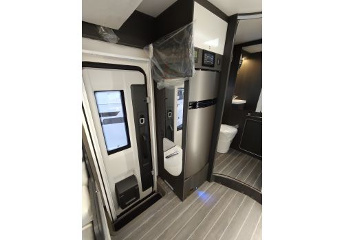 Low Profile Motorhome ROLLER TEAM Kronos 234 TL en Sale Occasion