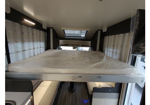 Low Profile Motorhome ROLLER TEAM Kronos 234 TL en Sale Occasion