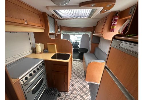 Low Profile Motorhome MONCAYO H-435 en Sale Occasion