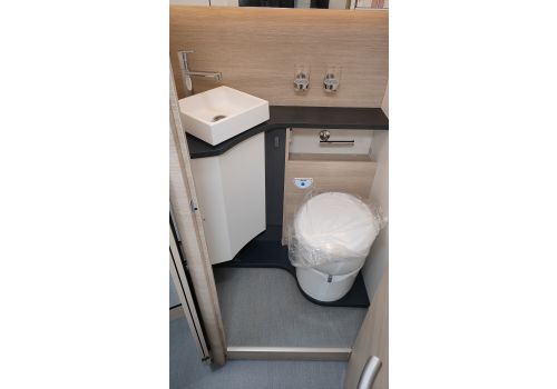 Low Profile Motorhome RAPIDO C86 Night en Sale Occasion