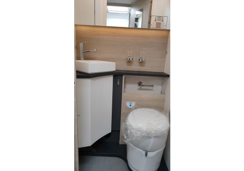 Low Profile Motorhome RAPIDO C86 Night en Sale Occasion