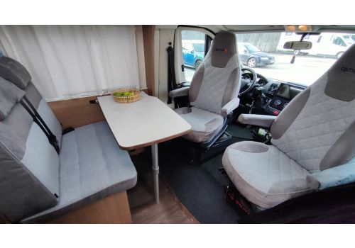 Low Profile Motorhome CARADO V339 en Sale Occasion