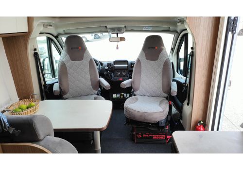 Low Profile Motorhome CARADO V339 en Sale Occasion