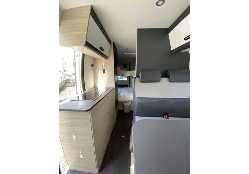 Camper Van ADRIA SUN LIVING V60 en Sale Occasion