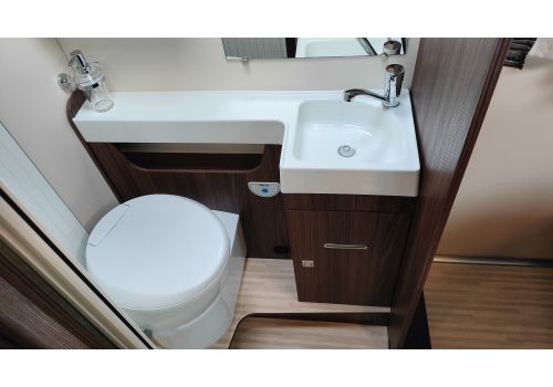 Low Profile Motorhome BENIMAR Tessoro 496 en Sale Occasion