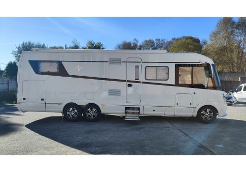 Integral Motorhome NIESMANN BISCHOFF ARTO 88F en Sale Occasion
