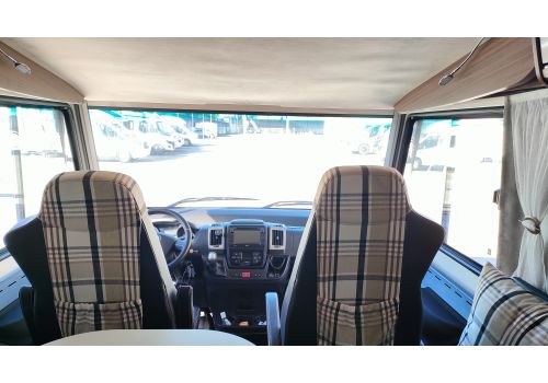 Integral Motorhome NIESMANN BISCHOFF ARTO 88F en Sale Occasion