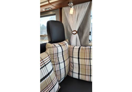 Integral Motorhome NIESMANN BISCHOFF ARTO 88F en Sale Occasion