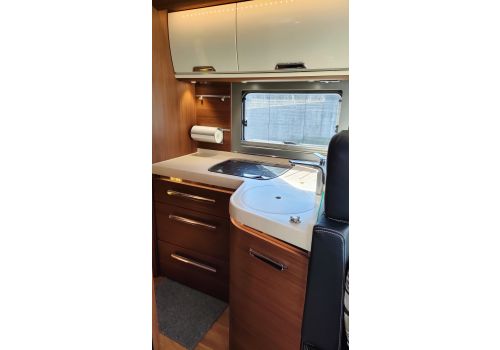 Integral Motorhome NIESMANN BISCHOFF ARTO 88F en Sale Occasion