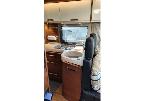 Integral Motorhome NIESMANN BISCHOFF ARTO 88F en Sale Occasion