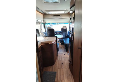 Integral Motorhome NIESMANN BISCHOFF ARTO 88F en Sale Occasion