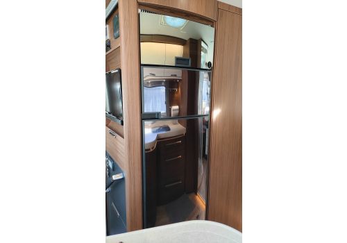 Integral Motorhome NIESMANN BISCHOFF ARTO 88F en Sale Occasion