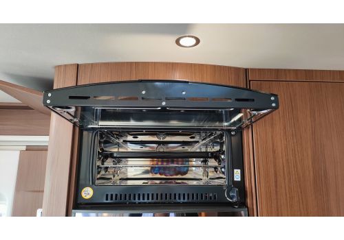 Integral Motorhome NIESMANN BISCHOFF ARTO 88F en Sale Occasion