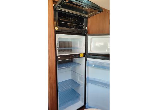 Integral Motorhome NIESMANN BISCHOFF ARTO 88F en Sale Occasion