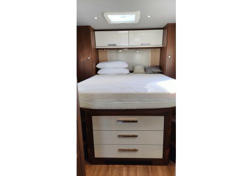 Integral Motorhome NIESMANN BISCHOFF ARTO 88F en Sale Occasion