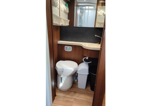 Integral Motorhome NIESMANN BISCHOFF ARTO 88F en Sale Occasion