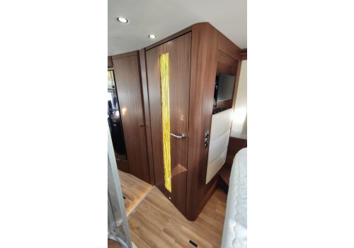 Integral Motorhome NIESMANN BISCHOFF ARTO 88F en Sale Occasion