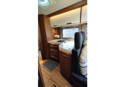 Integral Motorhome NIESMANN BISCHOFF ARTO 88F en Sale Occasion