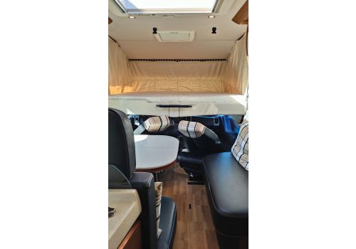 Integral Motorhome NIESMANN BISCHOFF ARTO 88F en Sale Occasion