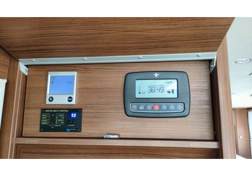 Integral Motorhome NIESMANN BISCHOFF ARTO 88F en Sale Occasion