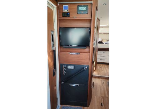 Integral Motorhome NIESMANN BISCHOFF ARTO 88F en Sale Occasion