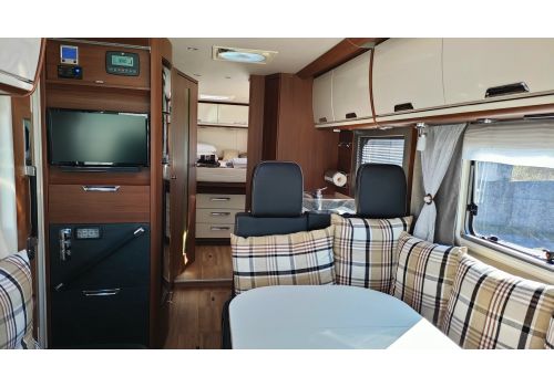 Integral Motorhome NIESMANN BISCHOFF ARTO 88F en Sale Occasion