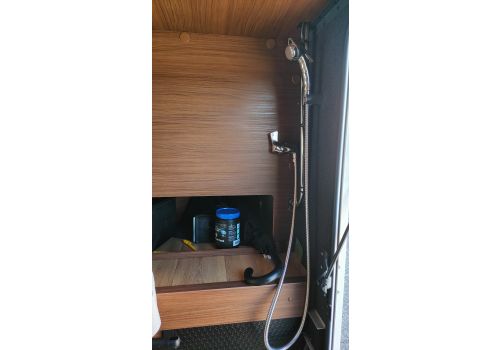 Integral Motorhome NIESMANN BISCHOFF ARTO 88F en Sale Occasion
