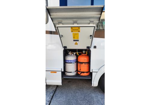 Integral Motorhome NIESMANN BISCHOFF ARTO 88F en Sale Occasion