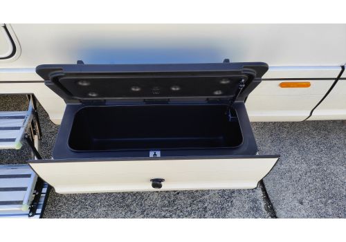 Integral Motorhome NIESMANN BISCHOFF ARTO 88F en Sale Occasion