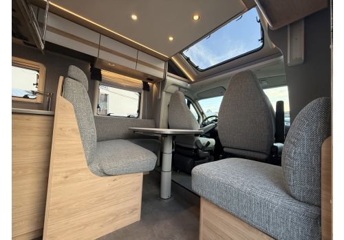 Low Profile Motorhome DETHLEFFS Just T7052 en Rent
