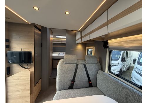 Low Profile Motorhome DETHLEFFS Just T7052 en Rent