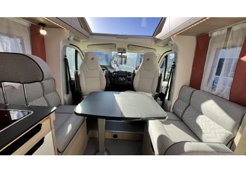Low Profile Motorhome RAPIDO C86 Night Edition Modelo 2025 en Sale Occasion