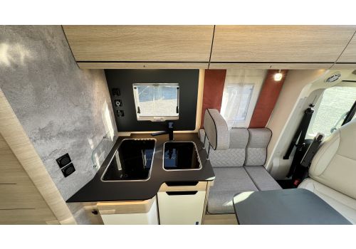 Low Profile Motorhome RAPIDO C86 Night Edition Modelo 2025 en Sale Occasion