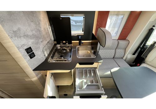 Low Profile Motorhome RAPIDO C86 Night Edition Modelo 2025 en Sale Occasion