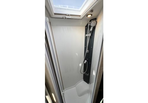 Low Profile Motorhome RAPIDO C86 Night Edition Modelo 2025 en Sale Occasion