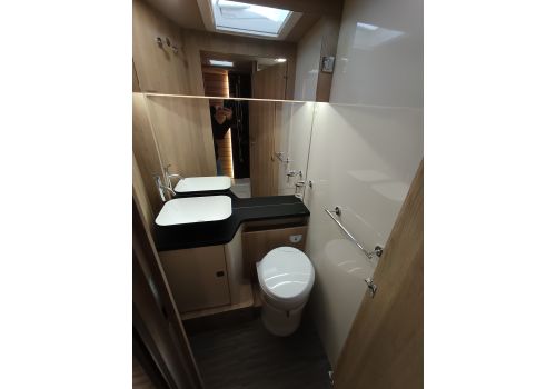 Integral Motorhome MOBILVETTA Kea I 90 en Sale Occasion