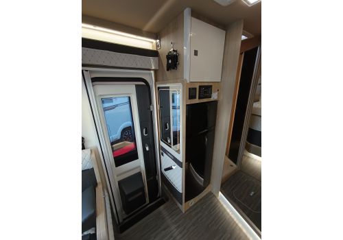 Integral Motorhome MOBILVETTA Kea I 90 en Sale Occasion