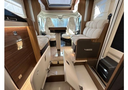 Low Profile Motorhome MOBILVETTA Krosser P 90 en Sale Occasion