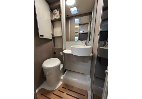Low Profile Motorhome ROLLER TEAM Zefiro 285 TL en Sale Occasion