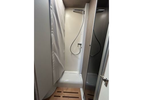 Low Profile Motorhome ROLLER TEAM Zefiro 285 TL en Sale Occasion