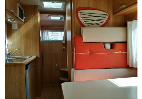 Low Profile Motorhome RIMOR Katamarano 8P en Sale Occasion