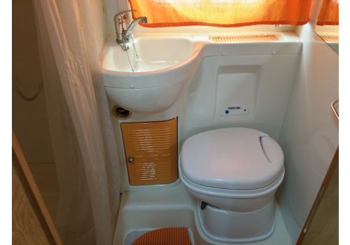 Low Profile Motorhome RIMOR Katamarano 8P en Sale Occasion